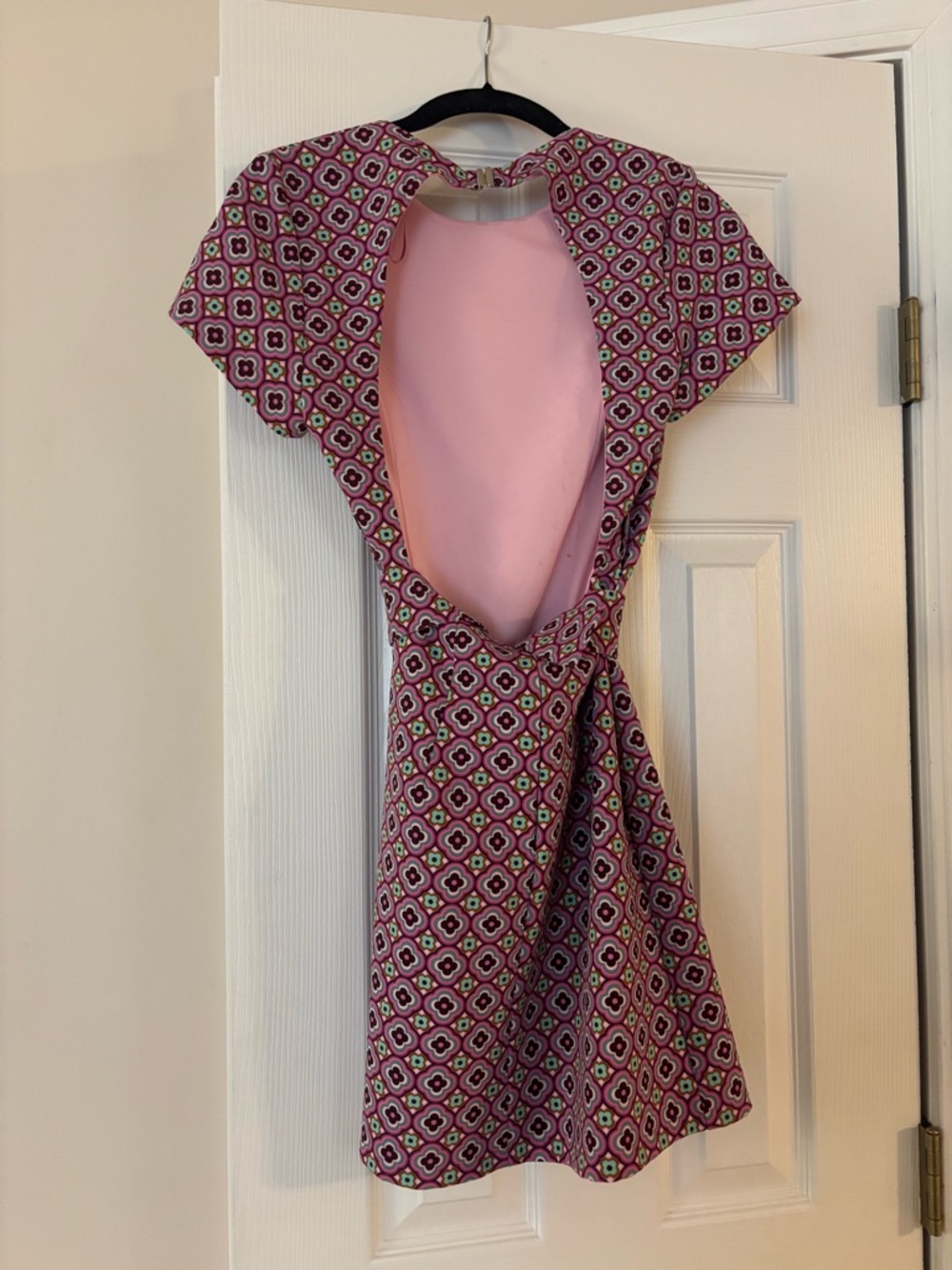 Pink Geometric Cap-Sleeve Dress - Picture 3 of 8